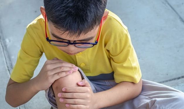 Không chỉ có ở người lớn mà trẻ em cũng bị bệnh viêm khớp dạng thấp
