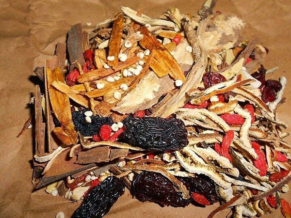 Bài thuốc dưỡng phế trong YHCT trị viêm thanh quản