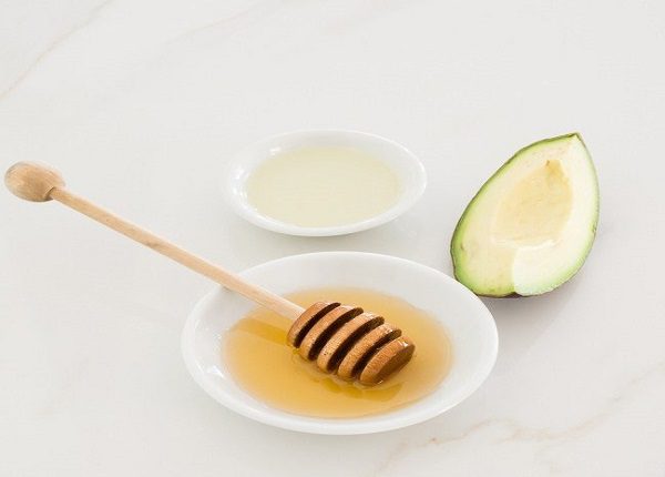 Mặt nạ từ mật ong và bơ