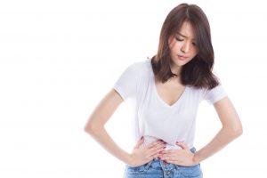 Đau bụng bên phải có thể là Viêm đại tràng: (vùng manh tràng và đại tràng lên)