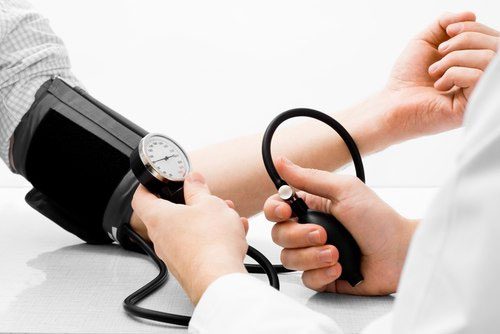 Người bị cao huyết áp nên ăn những thực phẩm gì?