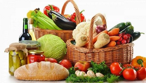 Cho trẻ ăn uống đủ chất để phòng ngừa thiếu sắt