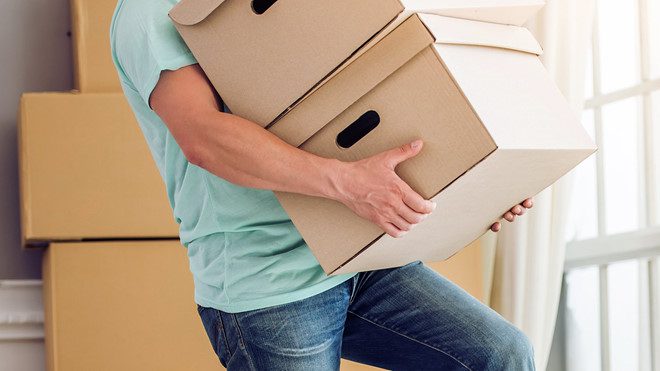 Thường xuyên mang vác vật nặng trên vai