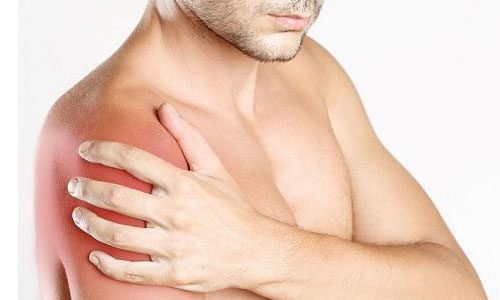 Những triệu chứng của trật khớp vai qua từng quá trình như thế nào?