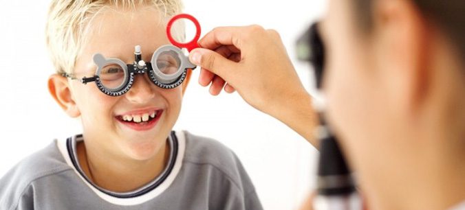 Kiểm tra mắt định kì 6 tháng một lần để phát hiện sớm nhất