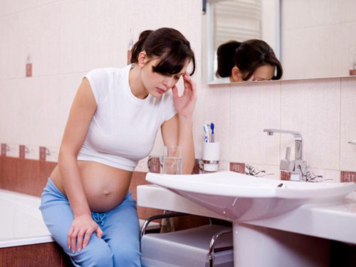 Hoa mắt, chóng mặt là biểu hiện của thiếu sắt ở mẹ bầu