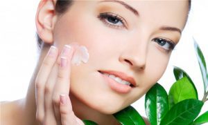 Dưỡng ẩm sau mỗi lần rửa mặt