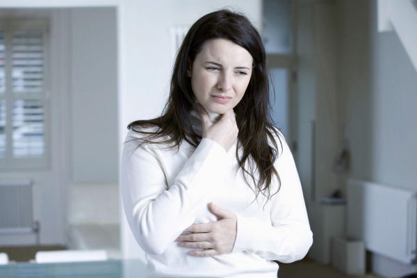 Tinh bột nghệ có thể chữa bệnh viêm họng