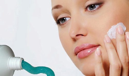 Trị mụn bọc bằng kem đánh răng rất hiệu quả