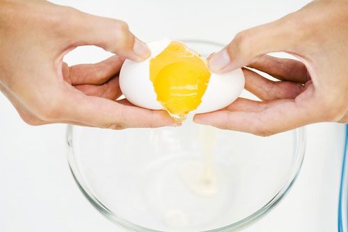 Chữa bỏng theo kinh nghiệm bằng lòng trắng trứng
