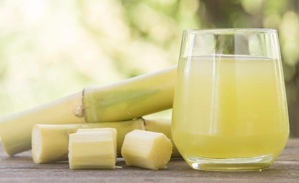 Nước mía nóng có tác dụng trị nôn ọe