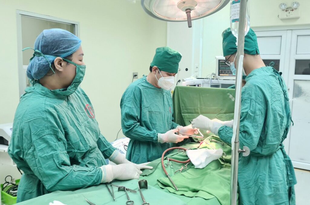Cứu sống bé trai 4 tuổi gặp tai nạn vỡ gan, vỡ lách nguy kịch 1 article 297