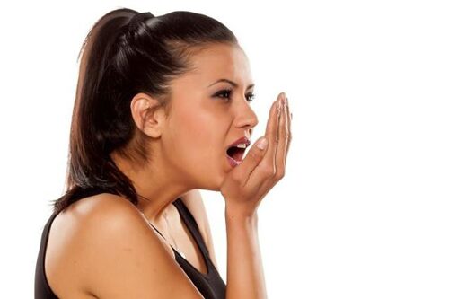 Dùng thuốc nước súc miệng
