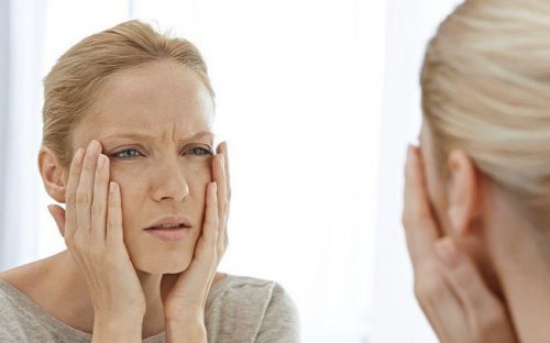 Già trước tuổi bởi những thói quen xấu thường ngày