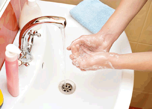 Rửa tay sạch bằng xà phòng là giải pháp phòng ngừa bệnh tay chân miệng Rửa tay sạch bằng xà phòng là giải pháp phòng ngừa bệnh tay chân miệng