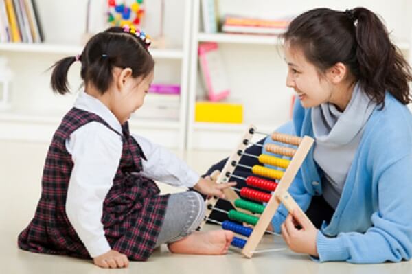 Làm sao để điều trị tự kỷ ở trẻ Làm sao để điều trị tự kỷ ở trẻ