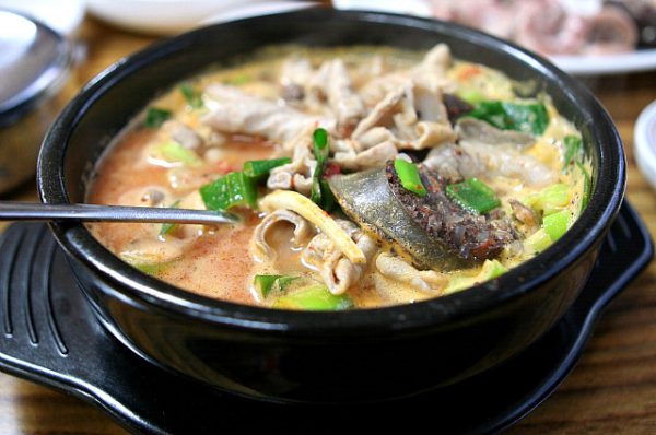 Canh lòng lợn tốt cho sản phụ, người suy nhược