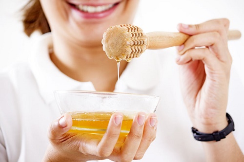 Trị mụn bằng mật ong