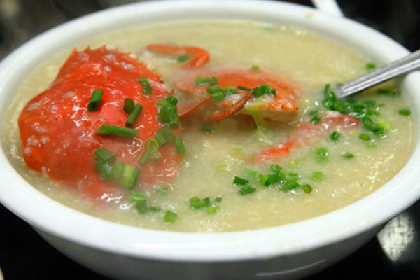 Cháo cua rau cần mát da thanh nhiệt