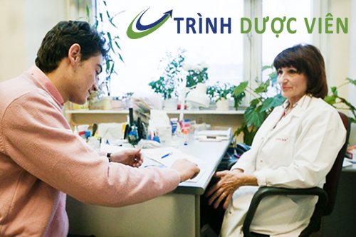 Trình Dược viên tư vấn sử dụng thuốc hạ sốt tại nhà đúng cách