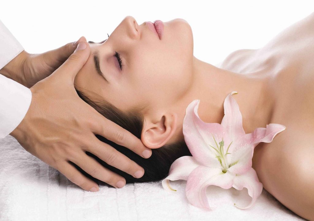 Những động tác xoa bóp bấm huyệt chữa đau đầu như nào?