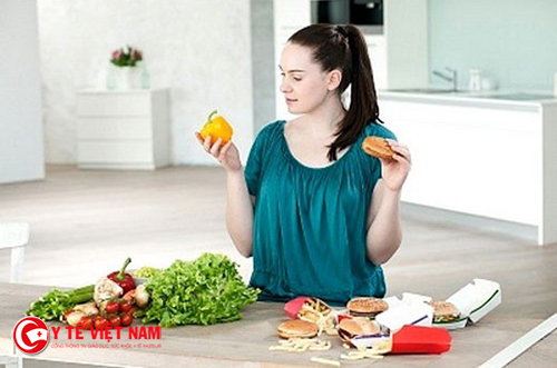 Sử dụng rượu gừng với nghệ để giảm mỡ bụng sau sinh