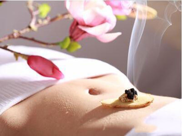 9 bài thuốc đắp rốn trị tiểu tiện không tự chủ