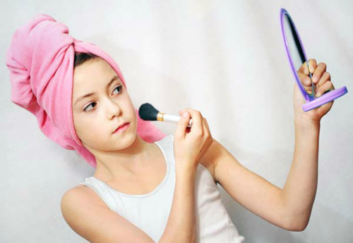 Đến tuổi dạy thì con có những thay đổi về mặt tâm lý cũng như thể chất